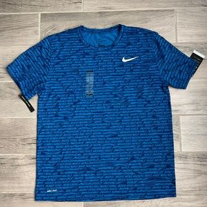 Nike All Over Print Mens T- Shirt size XL - NEW